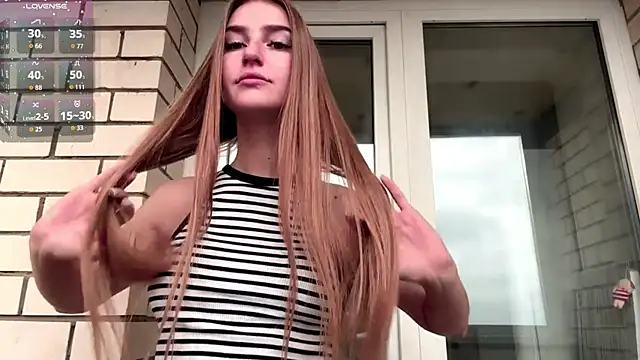 Snapshot of SweetJinny88 chatting on 6, 11, 2025 SweetJinny88 online show from 6, 11, 2025