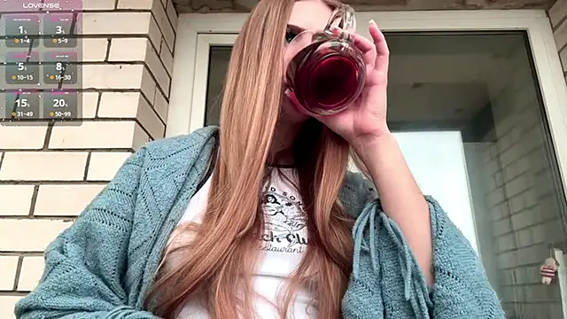 Snapshot of SweetJinny88 chatting on 21, 11, 2025 SweetJinny88 online show from 21, 11, 2025