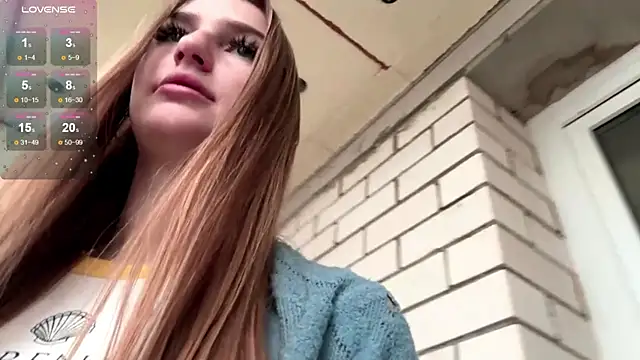 Snapshot of SweetJinny88 chatting on 22, 11, 2025 SweetJinny88 online show from 22, 11, 2025