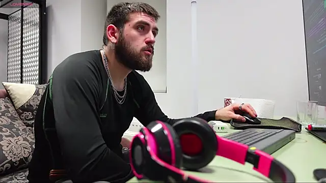 Mike Platano online show from 19, 11, 2025