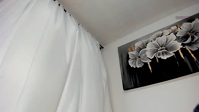 Nicolletease online show from 25, 10, 2025