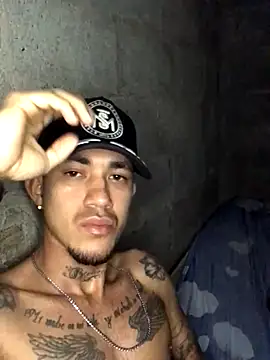 Snapshot of tattoos22 chatting on 11, 11, 2025 tattoos22 online show from 11, 11, 2025