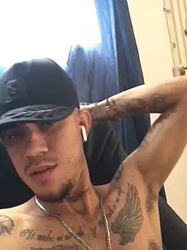 Snapshot of tattoos22 chatting on 26, 11, 2025 tattoos22 online show from 26, 11, 2025