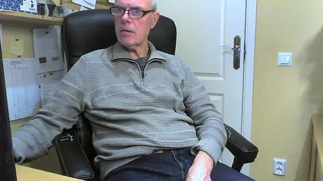 Snapshot of Klipparn chatting on 19, 11, 2025 Klipparn online show from 19, 11, 2025