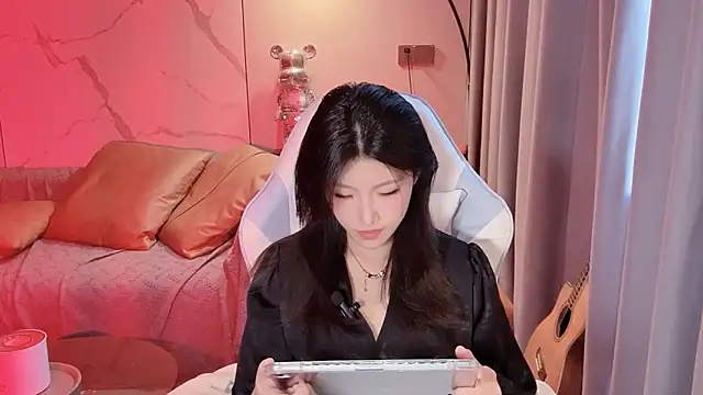 Snapshot of Lixinel-520 chatting on 25, 11, 2025 Lixinel-520 online show from 25, 11, 2025