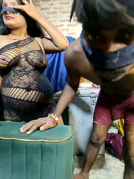 sexy-couple77 online show from 17, 10, 2025