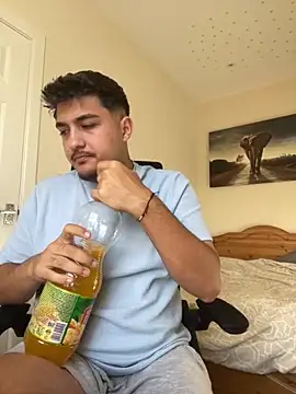 Snapshot of mixedcouplee69 chatting on 25, 10, 2025 mixedcouplee69 online show from 25, 10, 2025