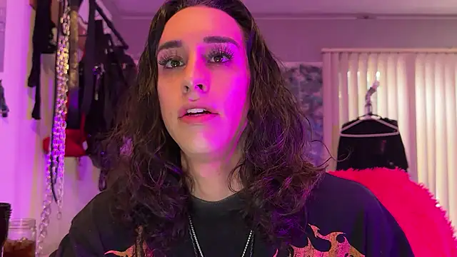 xoFrankie online show from 10, 10, 2025