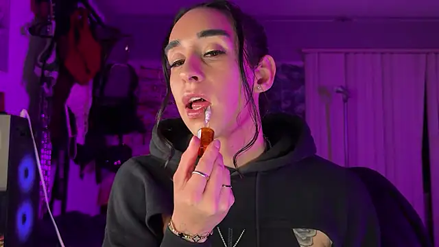 xoFrankie online show from 20, 12, 2025