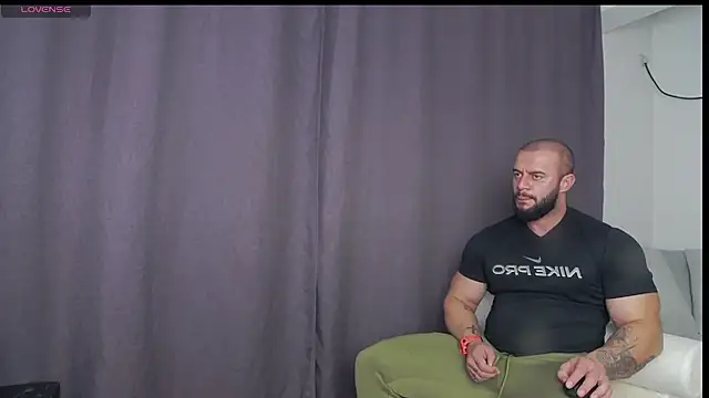 Snapshot of RickyMiami1 chatting on 6, 11, 2025 RickyMiami1 online show from 6, 11, 2025