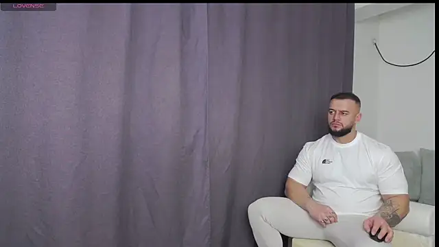 Snapshot of RickyMiami1 chatting on 26, 2, 2026 RickyMiami1 online show from 26, 2, 2026