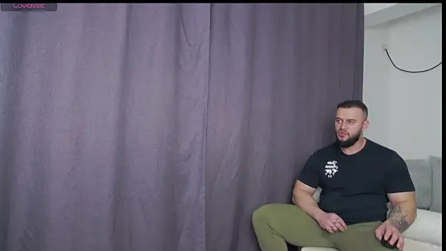 Snapshot of RickyMiami1 chatting on 4, 3, 2026 RickyMiami1 online show from 4, 3, 2026