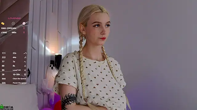 SaraHearts online show from 29, 10, 2025