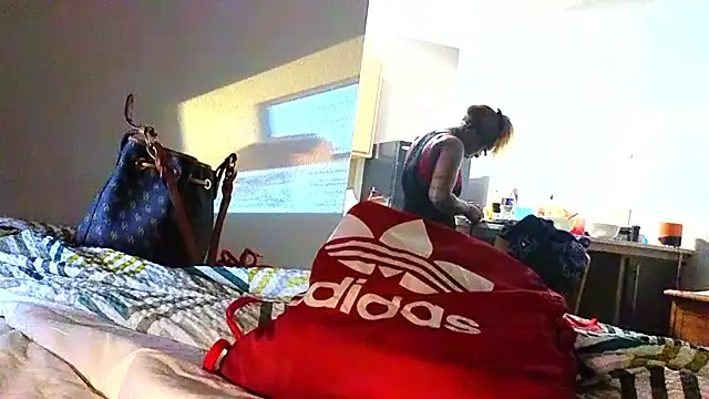 CinnaCakesss online show from 30, 10, 2025