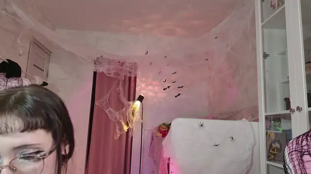 MiraJadee online show from 31, 10, 2025