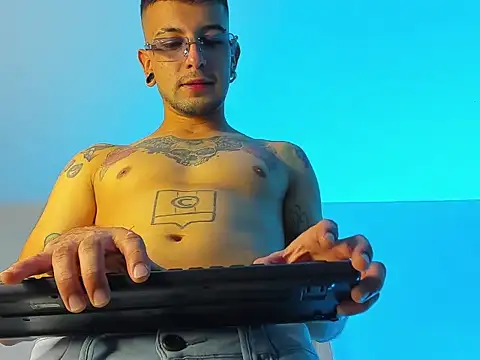Tayler bennet  online show from 25, 9, 2025