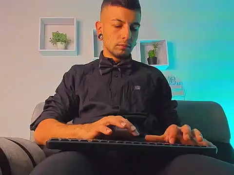 Tayler bennet  online show from 27, 9, 2025