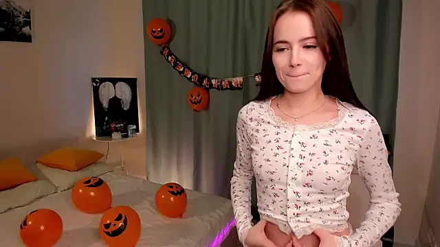 Chloeee4200 online show from 27, 10, 2025