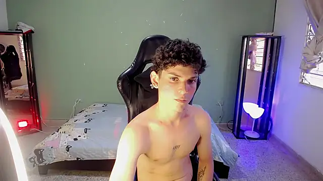 dilan hott  online show from 7, 11, 2025