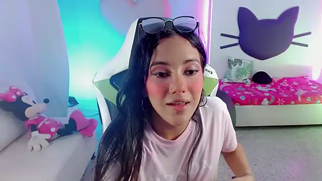 mishel hott online show from 19, 9, 2025