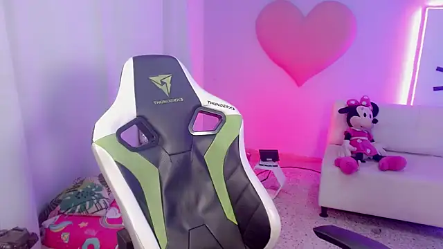 mishel hott online show from 5, 10, 2025