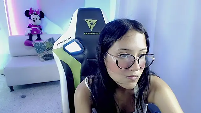 mishel hott online show from 18, 10, 2025