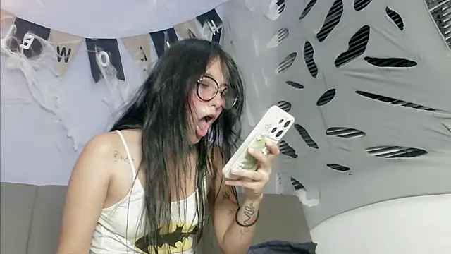 mishel hott online show from 29, 10, 2025