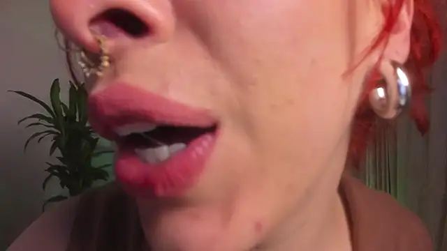 Snapshot of bri_von_dhara__ chatting on 15, 10, 2025 bri von dhara online show from 15, 10, 2025