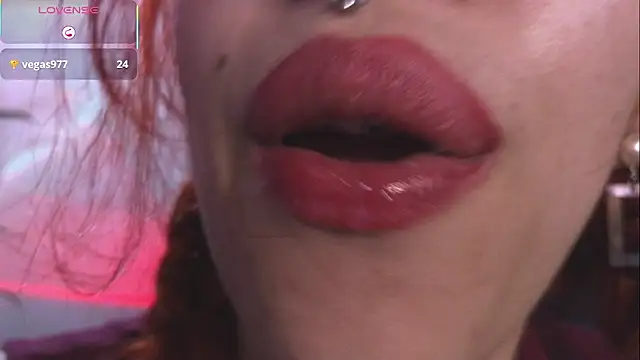 Snapshot of bri_von_dhara__ chatting on 17, 11, 2025 bri von dhara online show from 17, 11, 2025