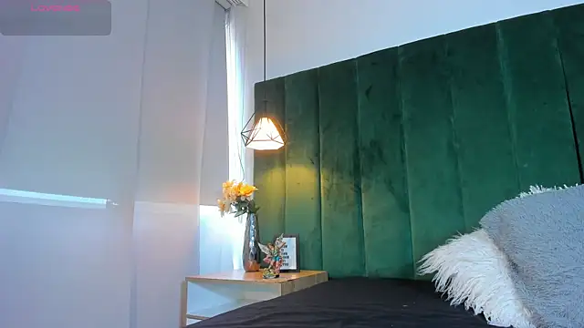 kittyy milk 001 online show from 8, 11, 2025