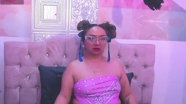 leyla smithh online show from 9, 10, 2025