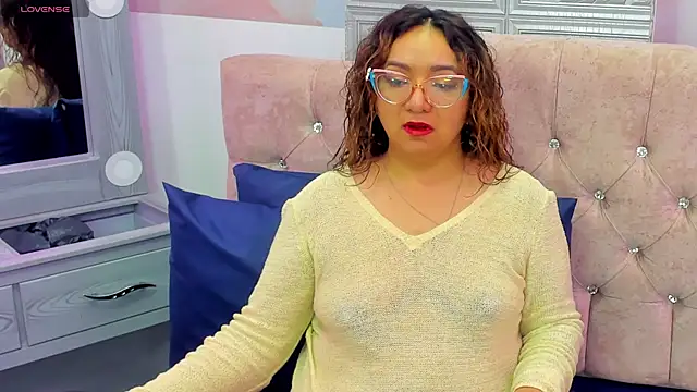 leyla smithh online show from 11, 10, 2025