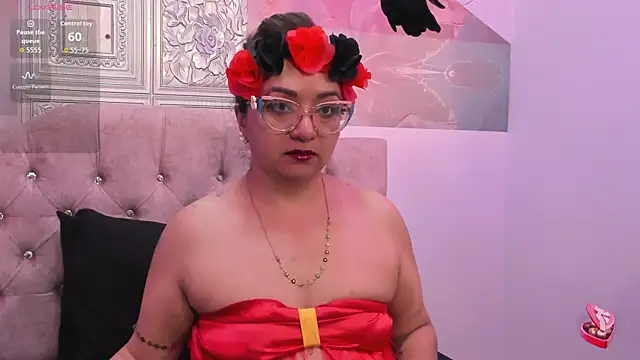 leyla smithh online show from 31, 10, 2025