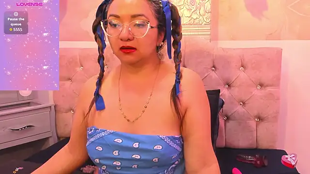 leyla smithh online show from 5, 11, 2025