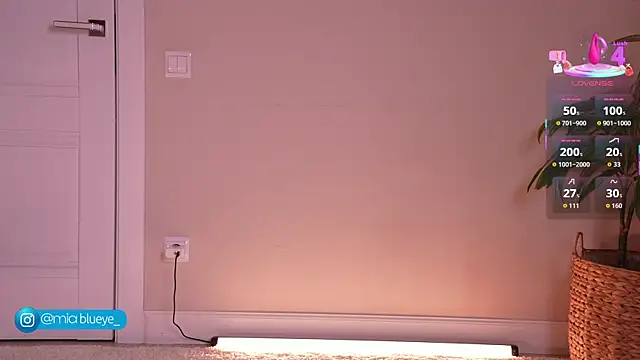 Snapshot of Miablueye chatting on 16, 11, 2025 Miablueye online show from 16, 11, 2025