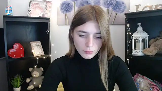 JuiceLips   online show from 10, 10, 2025