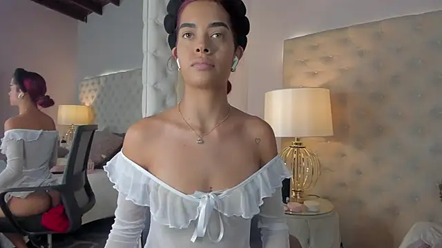 Snapshot of AlannaBlakes chatting on 4, 11, 2025 AlannaBlakes online show from 4, 11, 2025