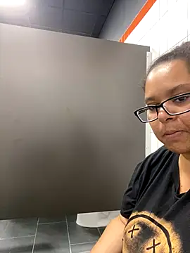 Snapshot of wishuhope4 chatting on 20, 10, 2025 wishuhope4 online show from 20, 10, 2025