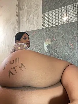 Snapshot of Messy-diana21 chatting on 7, 3, 2026 Messy-diana21 online show from 7, 3, 2026