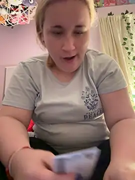 imawhorenslut19 online show from 9, 4, 2026