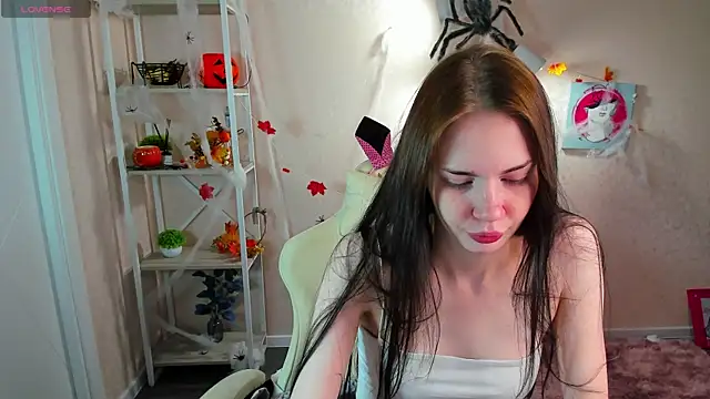 Snapshot of Jennie_Hunter chatting on 6, 11, 2025 Jennie Hunter online show from 6, 11, 2025