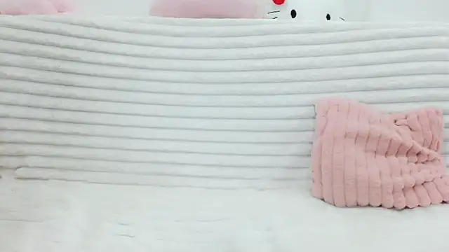 Emmahahaha17 online show from 5, 2, 2026