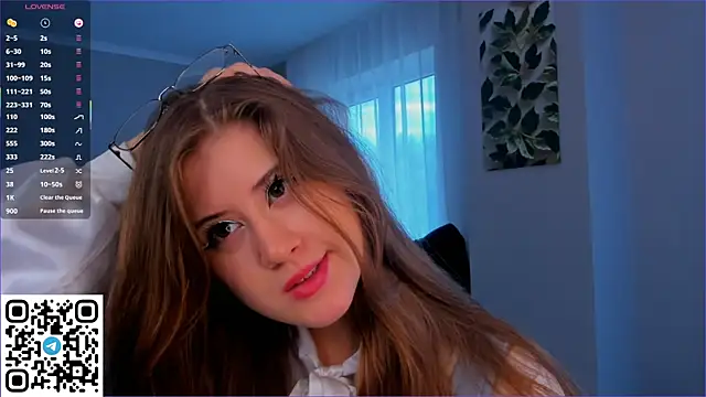 Orivienne online show from 19, 9, 2025