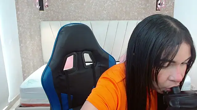 AliceSmiith  online show from 4, 10, 2025