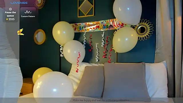 Snapshot of angie_leonn chatting on 7, 3, 2026 angie leonn online show from 7, 3, 2026