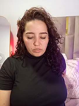 Snapshot of LoanaSantos chatting on 21, 11, 2025 LoanaSantos online show from 21, 11, 2025