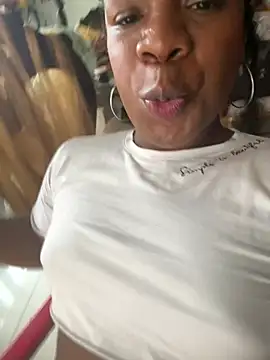 Snapshot of LicyEvans1 chatting on 12, 2, 2026 LicyEvans1 online show from 12, 2, 2026