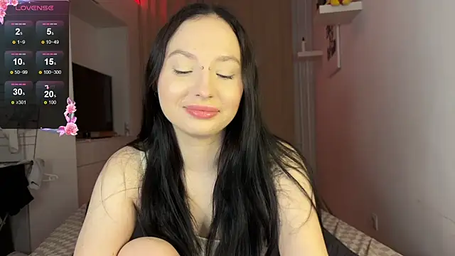 Snapshot of june_mooon chatting on 15, 11, 2025 june mooon online show from 15, 11, 2025