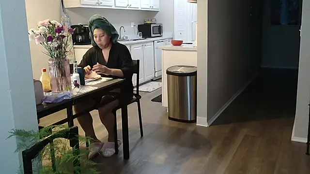 Snapshot of SHEILYN_ chatting on 16, 10, 2025 SHEILYN online show from 16, 10, 2025