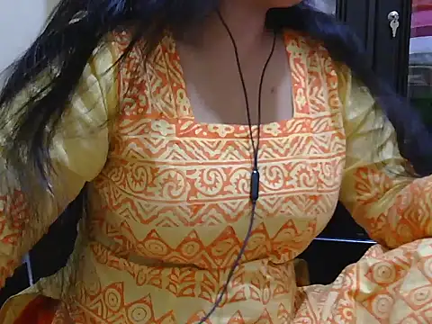 Snapshot of fairy_queen07 chatting on 13, 10, 2025 fairy queen07 online show from 13, 10, 2025